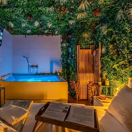 La Boetie, Cocon Central, Double Balneo Bathtub Apartment *