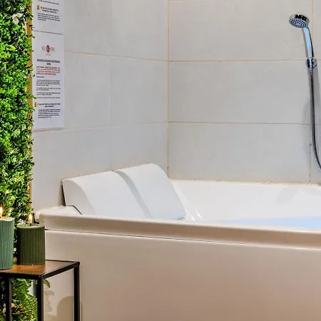 La Boetie, Cocon Central, Double Balneo Bathtub Apartman Bordeaux