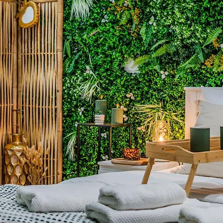 La Boetie, Cocon Central, Double Balneo Bathtub * Bordeaux