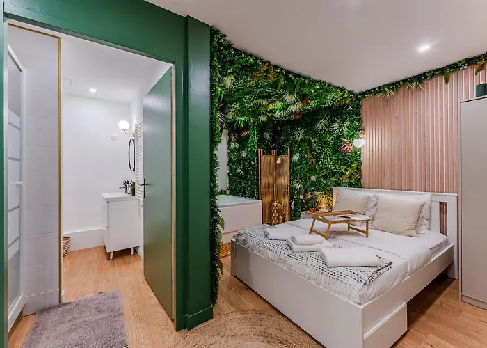 La Boetie, Cocon Central, Double Balneo Bathtub * Bordeaux