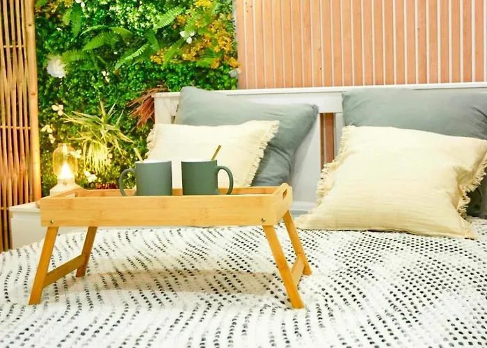 Apartman La Boetie, Cocon Central, Double Balneo Bathtub *